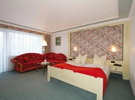 Parkhotel Tannenhof 4*