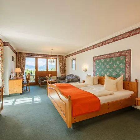 酒店 Parkhotel Tannenhof 4*