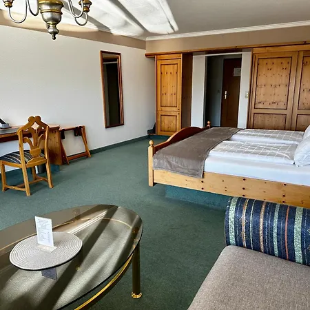Parkhotel Tannenhof 4*