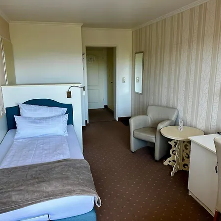 酒店 Parkhotel Tannenhof 4*