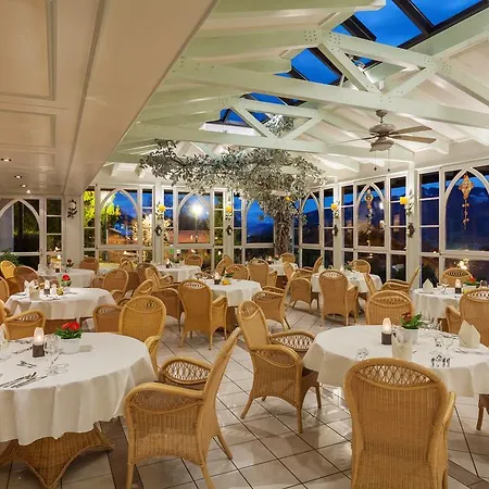 Parkhotel Tannenhof 酒店 4*
